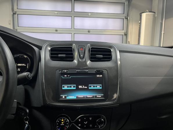 Renault Logan II Рестайлинг с пробегом 2020 года, цена 1 060 000 рублей, 108221 км, седан, Автокод Объявления