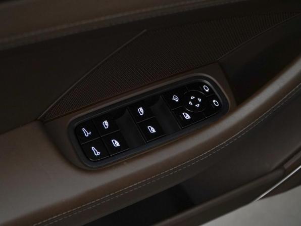 Porsche Panamera II с пробегом 2018 года, цена 7 649 977 рублей, 61900 км, лифтбек, Автокод Объявления