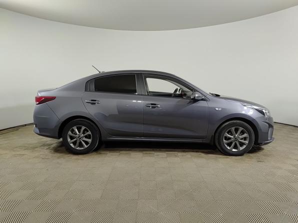 Kia Rio IV Рестайлинг с пробегом 2021 года, цена 1 600 000 рублей, 90000 км, седан, Автокод Объявления