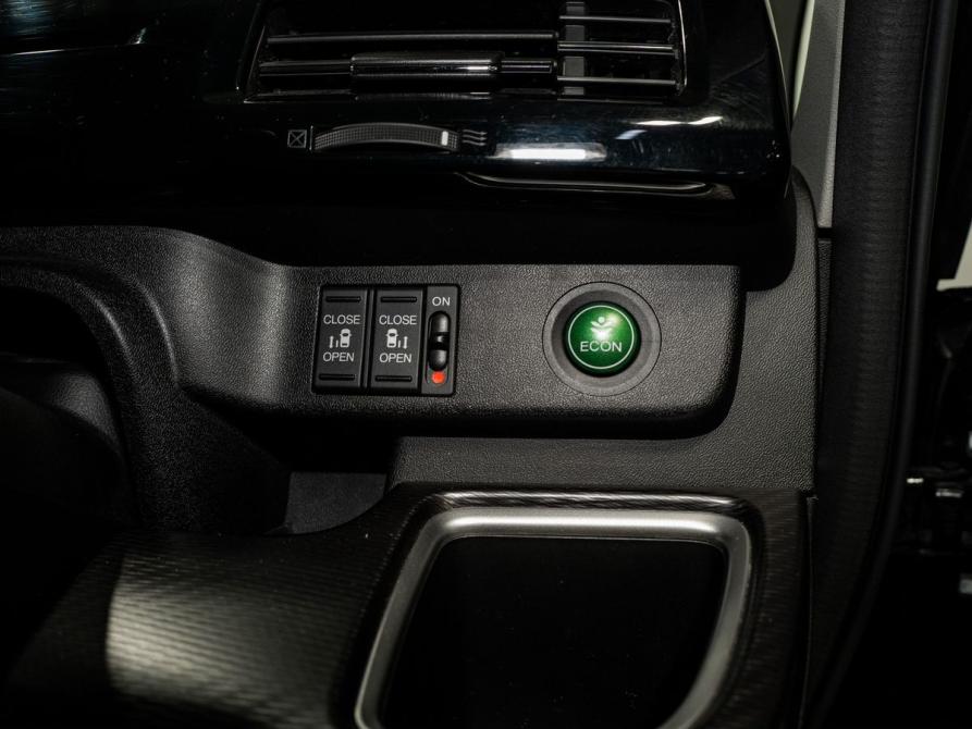 Honda Stepwgn V Рестайлинг Чита  - изображение 19