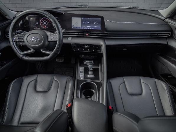 Hyundai Elantra VII (CN7) с пробегом 2021 года, цена 2 095 000 рублей, 49350 км, седан, Автокод Объявления