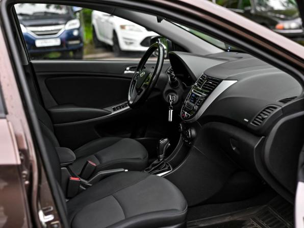 Hyundai Solaris I Рестайлинг с пробегом 2015 года, цена 938 000 рублей, 125007 км, седан, Автокод Объявления