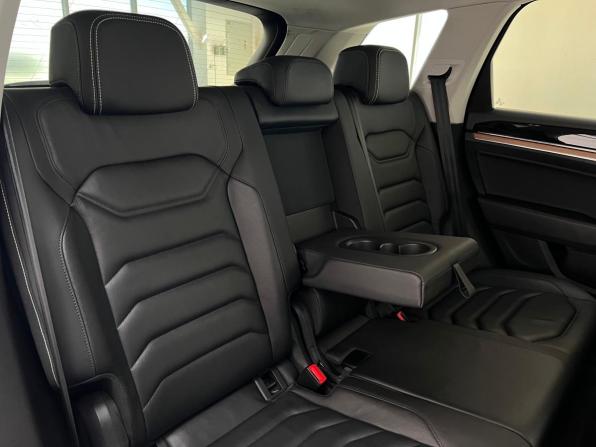 Volkswagen Touareg III с пробегом 2018 года, цена 3 565 000 рублей, 216880 км, внедорожник, Автокод Объявления