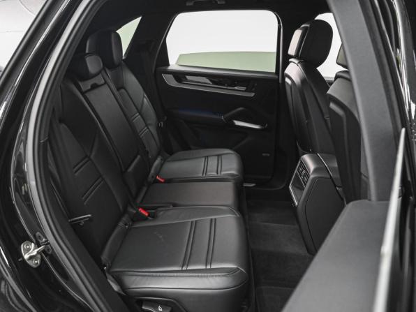 Porsche Cayenne III Рестайлинг с пробегом 2024 года, цена 16 350 000 рублей, 34752 км, внедорожник, Автокод Объявления