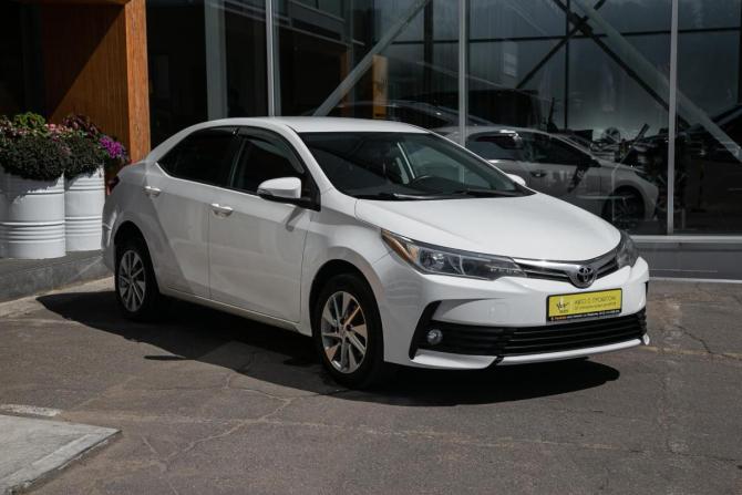 Toyota Corolla XI (E160 E170 E180) Рестайлинг 1 с пробегом 2016 года, цена 1 245 000 рублей, 200500 км, седан, Автокод Объявления