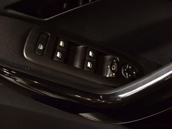 Peugeot 208 I с пробегом 2013 года, цена 585 995 рублей, 133969 км, хэтчбек, Автокод Объявления