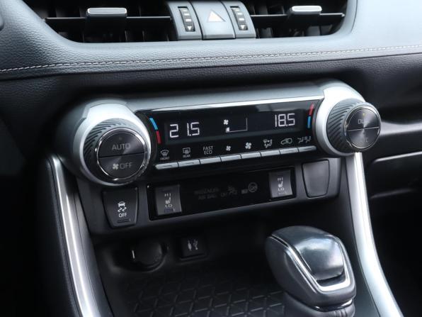 Toyota RAV4 V (XA50) с пробегом 2019 года, цена 3 570 000 рублей, 58292 км, внедорожник, Автокод Объявления
