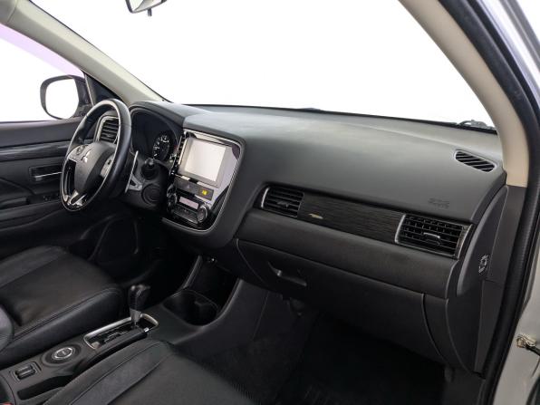 Mitsubishi Outlander III Рестайлинг 2 с пробегом 2015 года, цена 1 735 000 рублей, 158255 км, внедорожник, Автокод Объявления