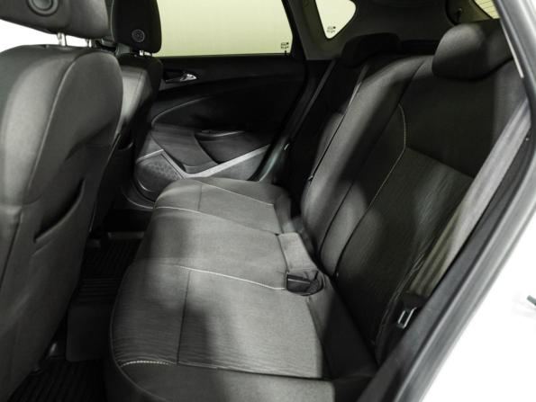 Opel Astra J Рестайлинг с пробегом 2014 года, цена 949 777 рублей, 140813 км, хэтчбек, Автокод Объявления