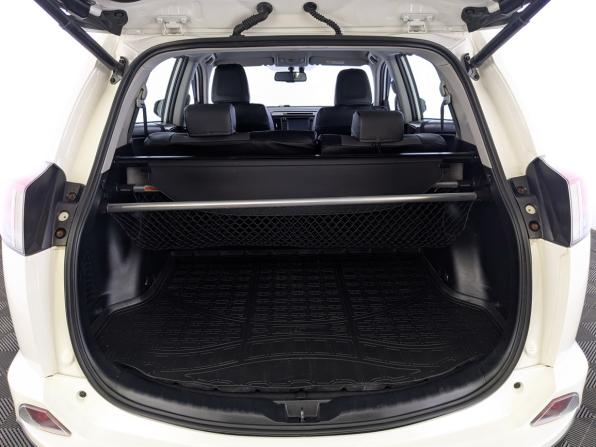 Toyota RAV4 IV (XA40) Рестайлинг с пробегом 2017 года, цена 2 325 000 рублей, 141570 км, внедорожник, Автокод Объявления
