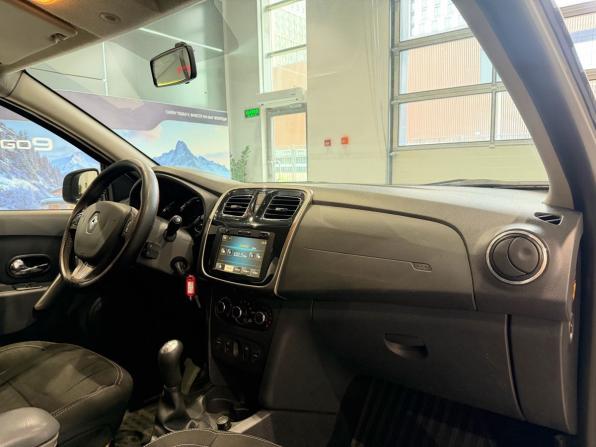 Renault Logan II с пробегом 2014 года, цена 630 000 рублей, 179738 км, седан, Автокод Объявления