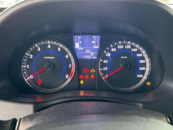 Hyundai Solaris I Рестайлинг с пробегом 2015 года, цена 940 000 рублей, 114000 км, хэтчбек, Автокод Объявления