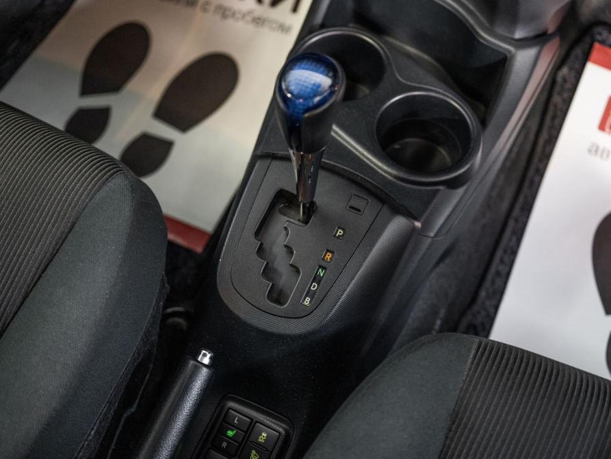 Toyota Aqua I Рестайлинг Иркутск  - изображение 15