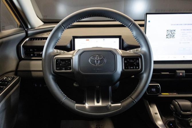 Toyota RAV4 VI (XA60) с пробегом 2026 года, цена 4 000 000 рублей, 44 км, внедорожник, Автокод Объявления