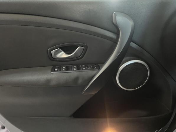 Renault Megane III с пробегом 2009 года, цена 532 000 рублей, 222415 км, хэтчбек, Автокод Объявления