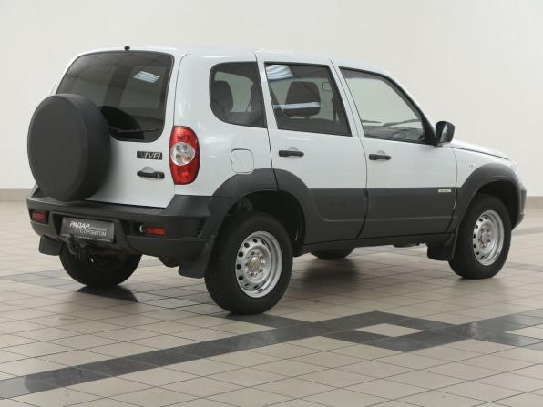 Chevrolet Niva I Рестайлинг с пробегом 2017 года, цена 732 000 рублей, 52000 км, внедорожник, Автокод Объявления