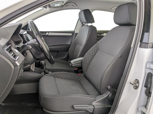 Skoda Rapid II с пробегом 2020 года, цена 1 350 000 рублей, 98988 км, лифтбек, Автокод Объявления