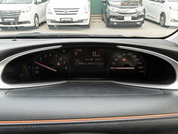 Toyota Sienta II с пробегом 2015 года, цена 1 525 000 рублей, 39767 км, компактвэн, Автокод Объявления