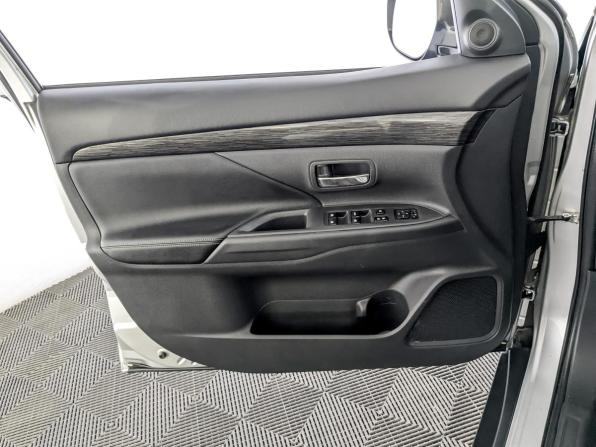 Mitsubishi Outlander III Рестайлинг 2 с пробегом 2015 года, цена 1 795 000 рублей, 158255 км, внедорожник, Автокод Объявления