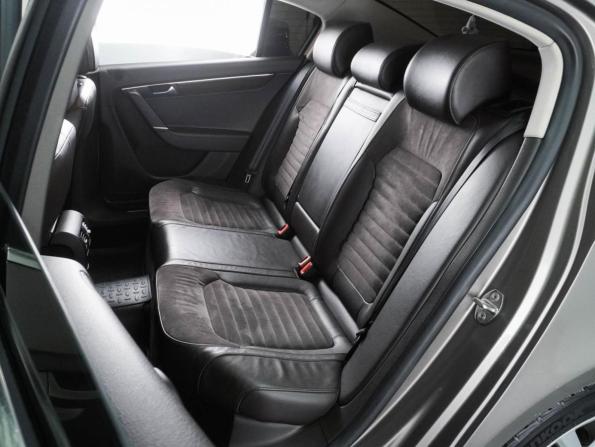 Volkswagen Passat B7 с пробегом 2011 года, цена 1 117 000 рублей, 207901 км, седан, Автокод Объявления