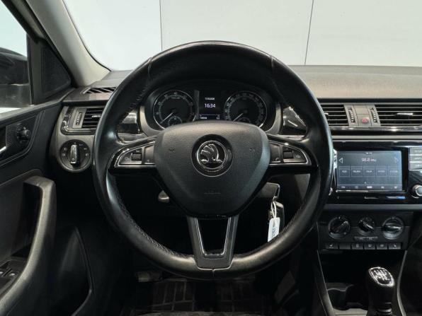 Skoda Rapid I Рестайлинг с пробегом 2018 года, цена 1 200 000 рублей, 140847 км, лифтбек, Автокод Объявления