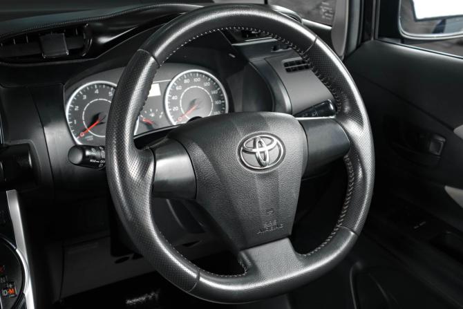 Toyota Wish II с пробегом 2010 года, цена 1 259 000 рублей, 161254 км, минивэн, Автокод Объявления