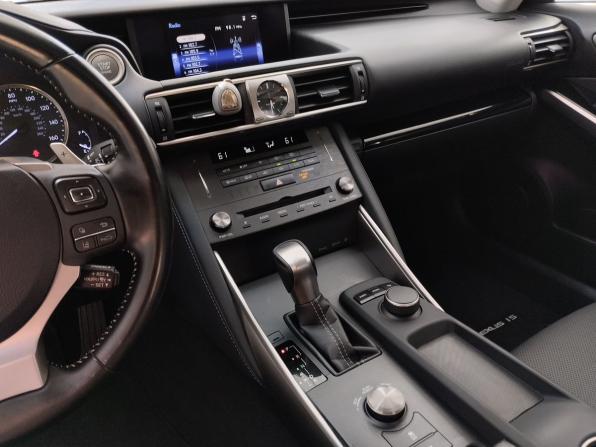 Lexus IS III Рестайлинг с пробегом 2020 года, цена 3 450 000 рублей, 81025 км, седан, Автокод Объявления