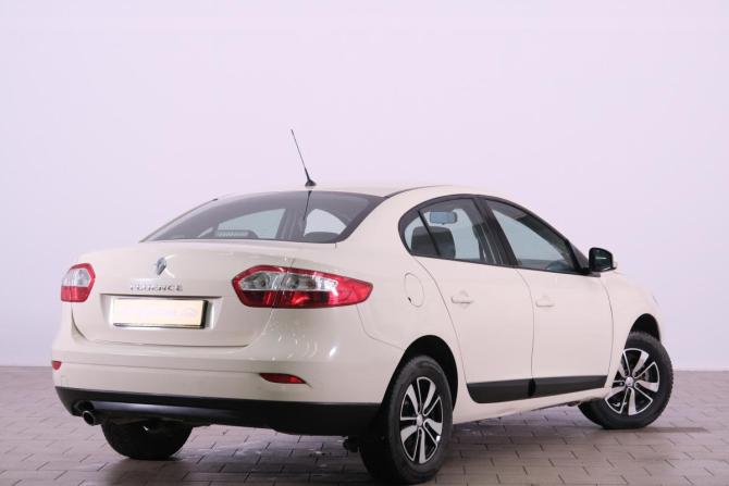 Renault Fluence I Рестайлинг с пробегом 2013 года, цена 699 000 рублей, 267000 км, седан, Автокод Объявления
