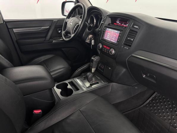 Mitsubishi Pajero IV Рестайлинг 1 с пробегом 2011 года, цена 1 955 000 рублей, 190000 км, внедорожник, Автокод Объявления