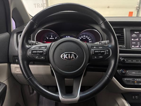 Kia Carnival III с пробегом 2019 года, цена 3 100 000 рублей, 45000 км, минивэн, Автокод Объявления