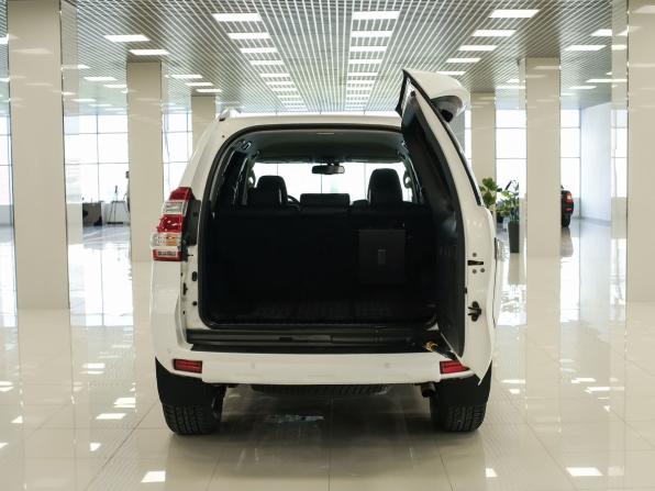 Toyota Land Cruiser Prado 150 Series Рестайлинг 1 с пробегом 2014 года, цена 3 103 000 рублей, 244132 км, внедорожник, Автокод Объявления
