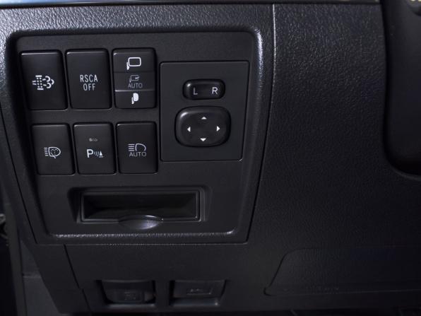 Toyota Land Cruiser 200 Series Рестайлинг 2 с пробегом 2018 года, цена 5 879 995 рублей, 248018 км, внедорожник, Автокод Объявления
