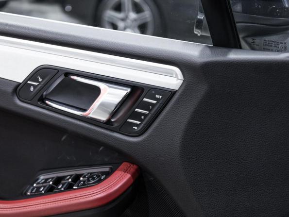 Porsche Macan I с пробегом 2017 года, цена 3 399 700 рублей, 141282 км, внедорожник, Автокод Объявления