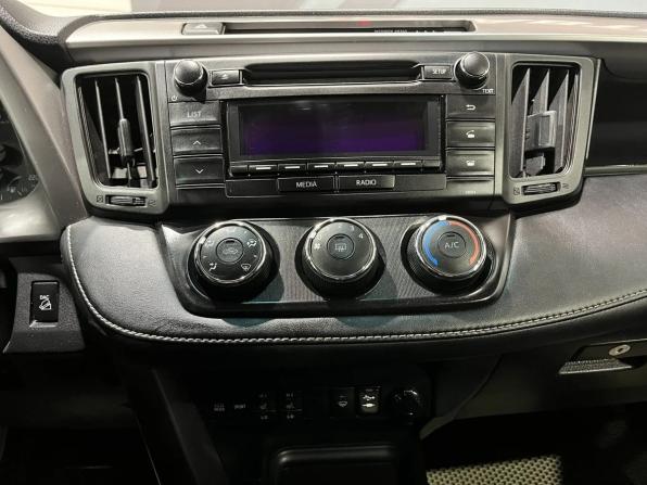 Toyota RAV4 IV (XA40) Рестайлинг с пробегом 2017 года, цена 2 280 000 рублей, 181290 км, внедорожник, Автокод Объявления