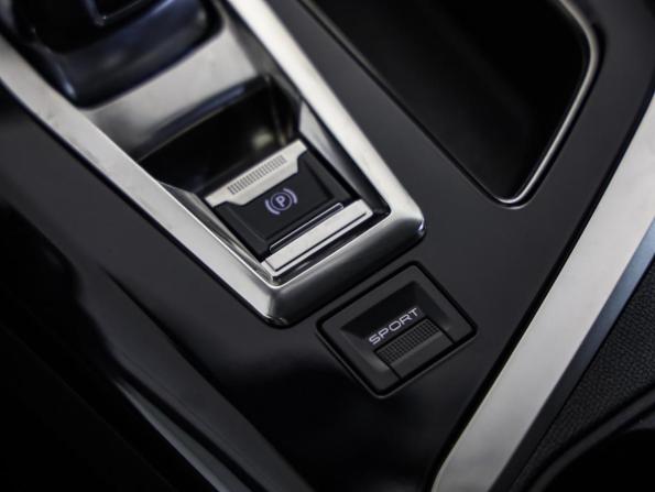 Peugeot 3008 II с пробегом 2019 года, цена 1 499 000 рублей, 134590 км, внедорожник, Автокод Объявления