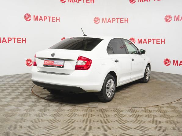 Skoda Rapid I с пробегом 2016 года, цена 845 000 рублей, 216390 км, лифтбек, Автокод Объявления