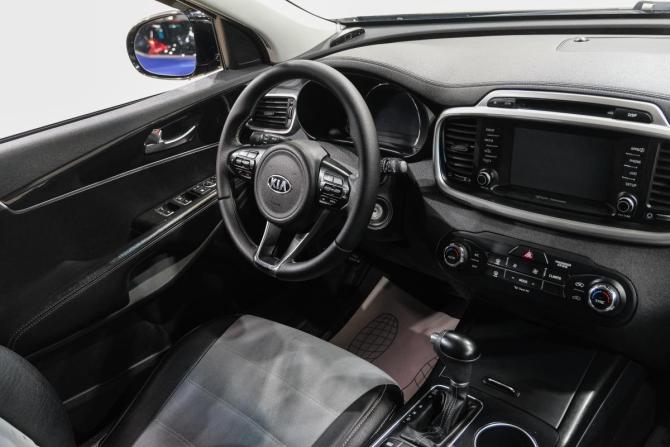 Kia Sorento II Рестайлинг с пробегом 2017 года, цена 2 479 000 рублей, 131000 км, внедорожник, Автокод Объявления