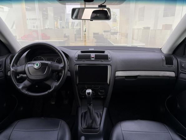 Skoda Octavia II (A5) Рестайлинг с пробегом 2011 года, цена 649 000 рублей, 216513 км, лифтбек, Автокод Объявления