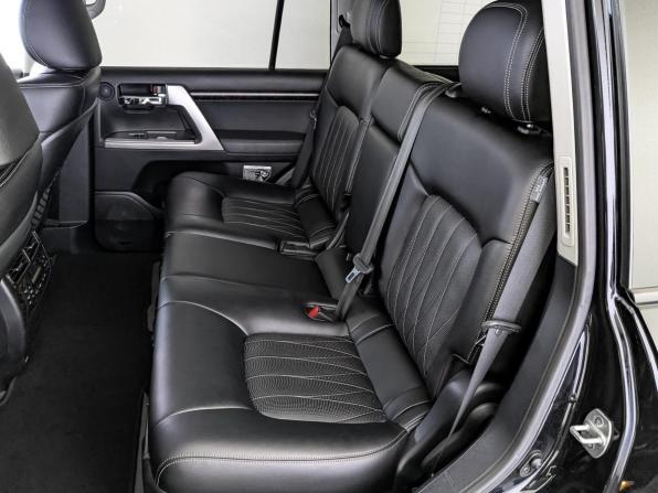Toyota Land Cruiser 200 Series Рестайлинг 1 с пробегом 2015 года, цена 4 500 000 рублей, 202184 км, внедорожник, Автокод Объявления