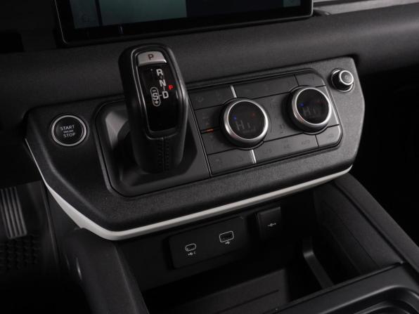 Land Rover Defender II с пробегом 2020 года, цена 8 459 000 рублей, 66105 км, внедорожник, Автокод Объявления