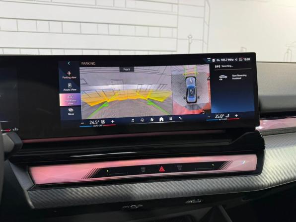 BMW 5 серии VIII (G60/G61/G68) с пробегом 2025 года, цена 8 990 000 рублей, 6890 км, седан, Автокод Объявления