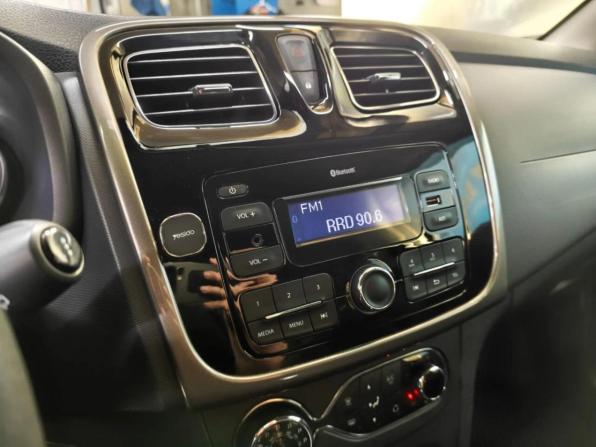 Renault Sandero II с пробегом 2017 года, цена 923 083 рубля, 90794 км, хэтчбек, Автокод Объявления