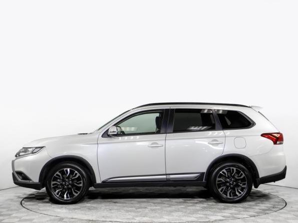 Mitsubishi Outlander III Рестайлинг 3 с пробегом 2022 года, цена 2 548 000 рублей, 43995 км, внедорожник, Автокод Объявления