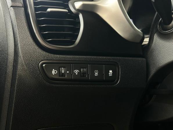Kia Rio IV Рестайлинг с пробегом 2021 года, цена 1 549 000 рублей, 80701 км, хэтчбек, Автокод Объявления