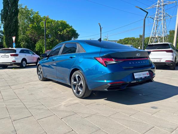 Hyundai Elantra VII (CN7) с пробегом 2023 года, цена 2 025 000 рублей, 45494 км, седан, Автокод Объявления