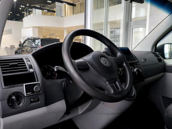 Volkswagen Caravelle T5 Рестайлинг с пробегом 2014 года, цена 1 599 000 рублей, 272000 км, минивэн, Автокод Объявления