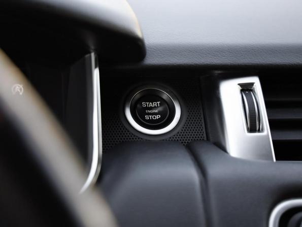 Land Rover Range Rover Sport II Рестайлинг с пробегом 2018 года, цена 3 849 000 рублей, 216225 км, внедорожник, Автокод Объявления