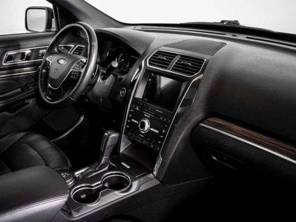 Ford Explorer V Рестайлинг с пробегом 2016 года, цена 2 695 000 рублей, 162275 км, внедорожник, Автокод Объявления