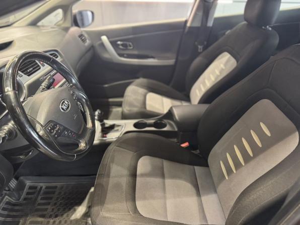 Kia Ceed II с пробегом 2013 года, цена 1 180 000 рублей, 122189 км, хэтчбек, Автокод Объявления