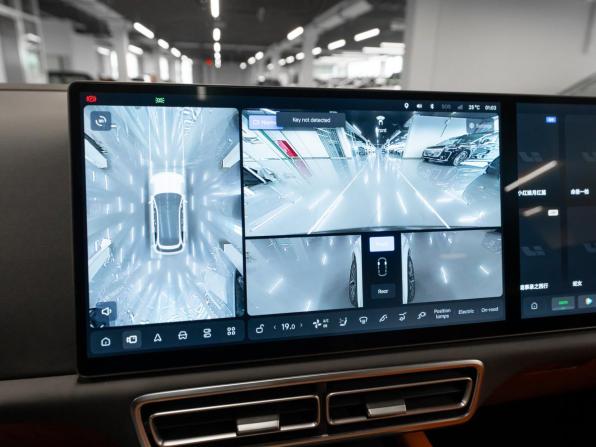 Li Auto (Lixiang) L7 I Рестайлинг с пробегом 2025 года, цена 8 800 000 рублей, 50 км, внедорожник, Автокод Объявления